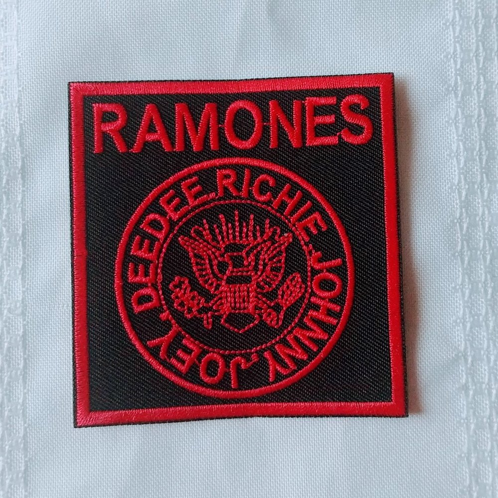 👾 2/$15: The RAMONES iron on patch